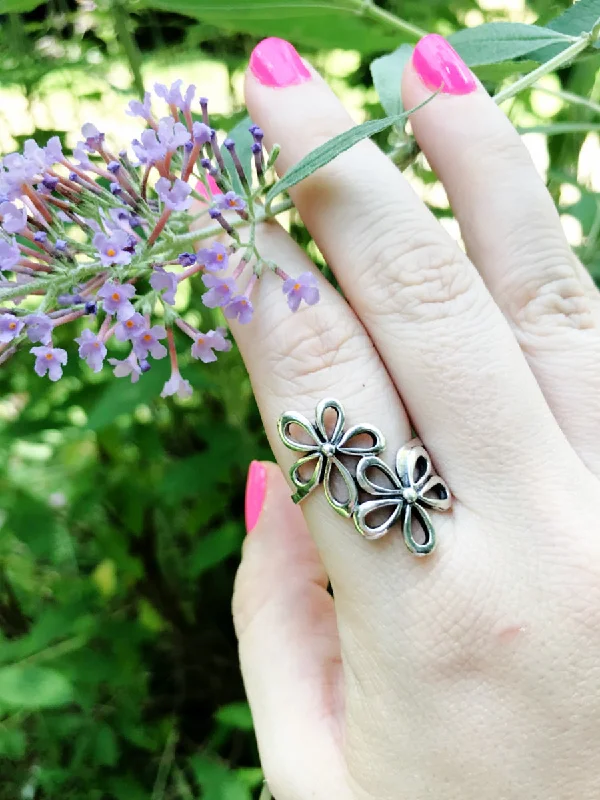 Double Daisy Statement Ring