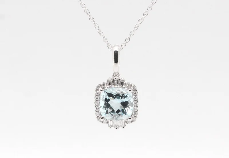 14KW 1.90 Ct Aquamarine and Diamond Pendant